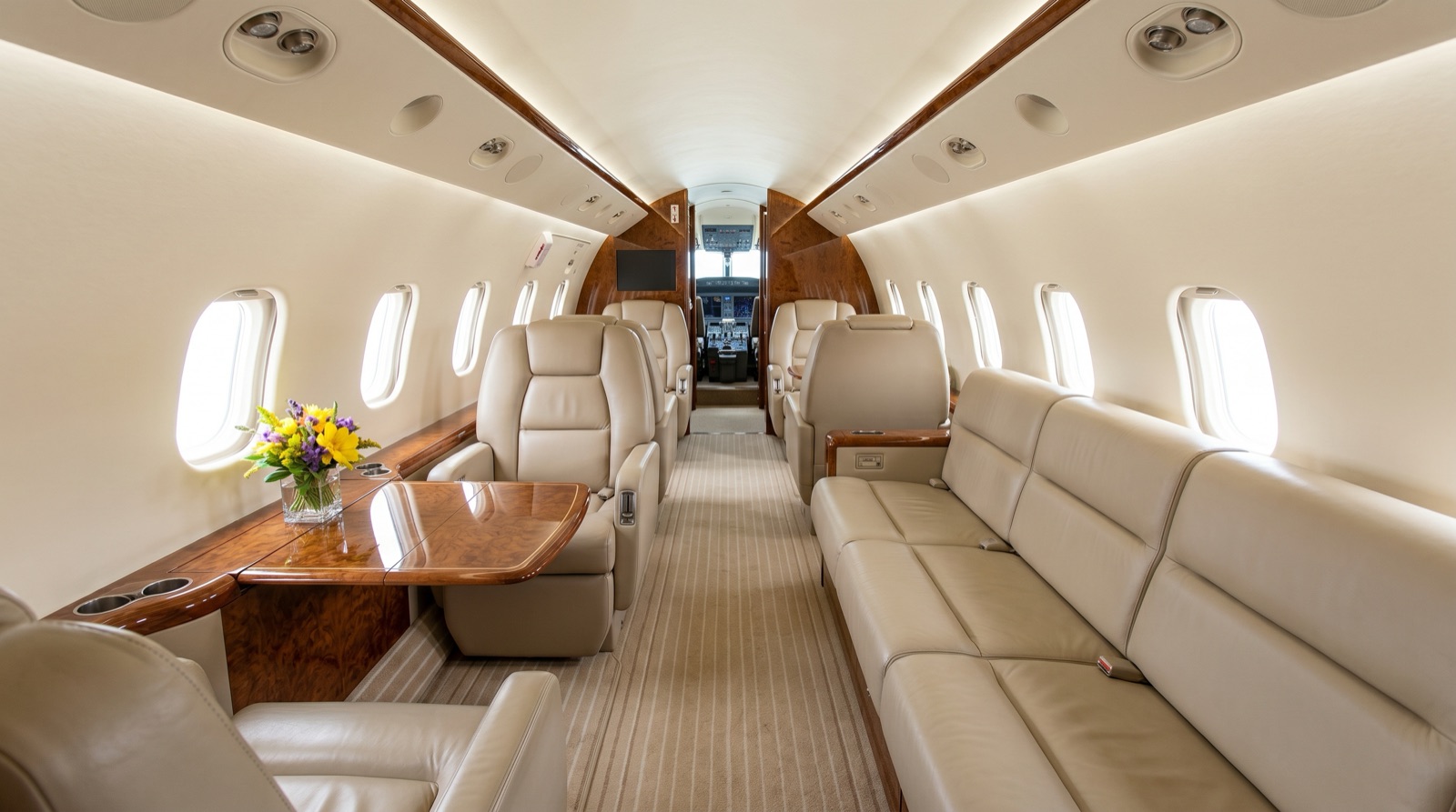 Bombardier Challenger 300 cabin interior