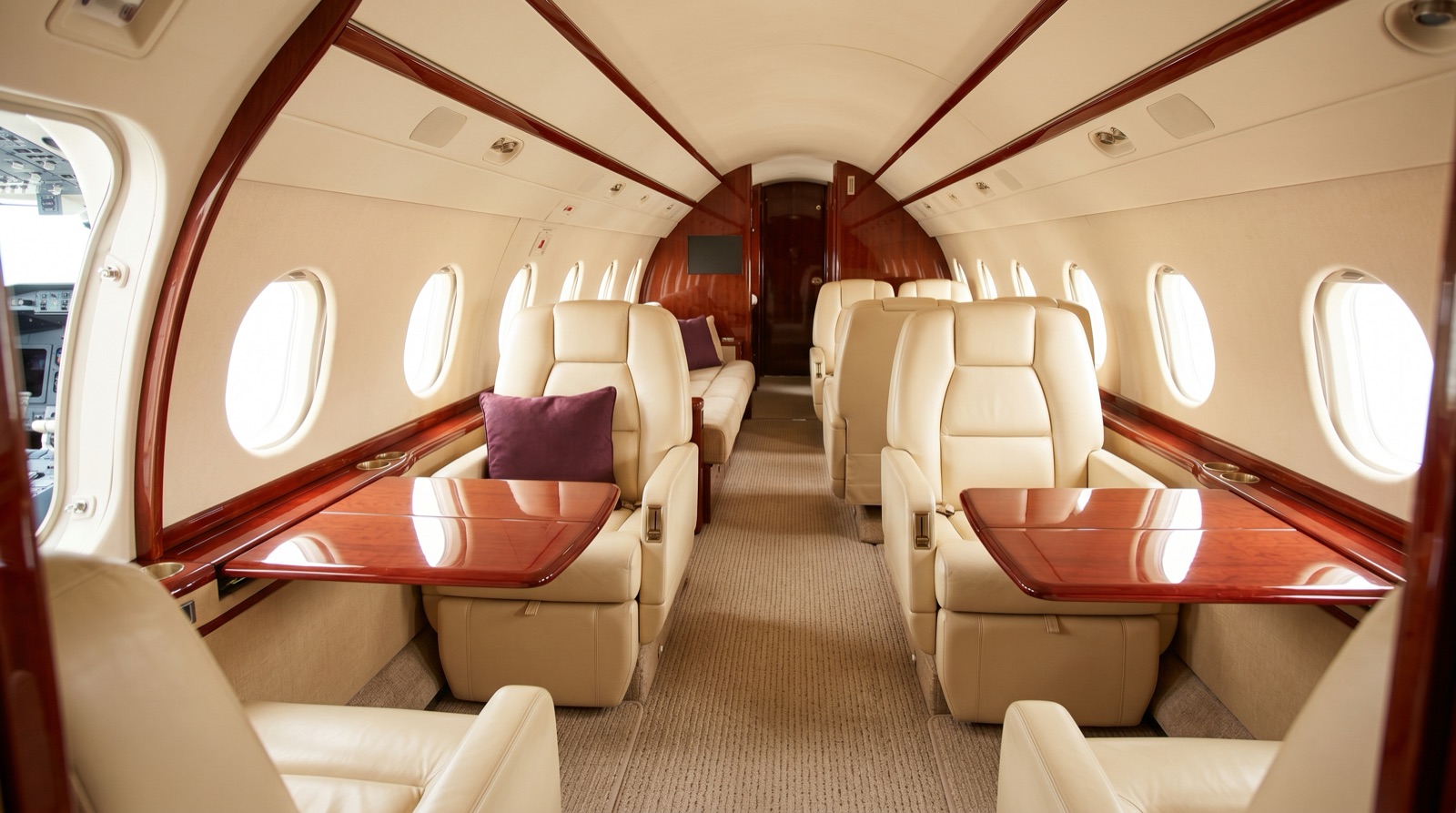Bombardier Challenger 601 cabin interior