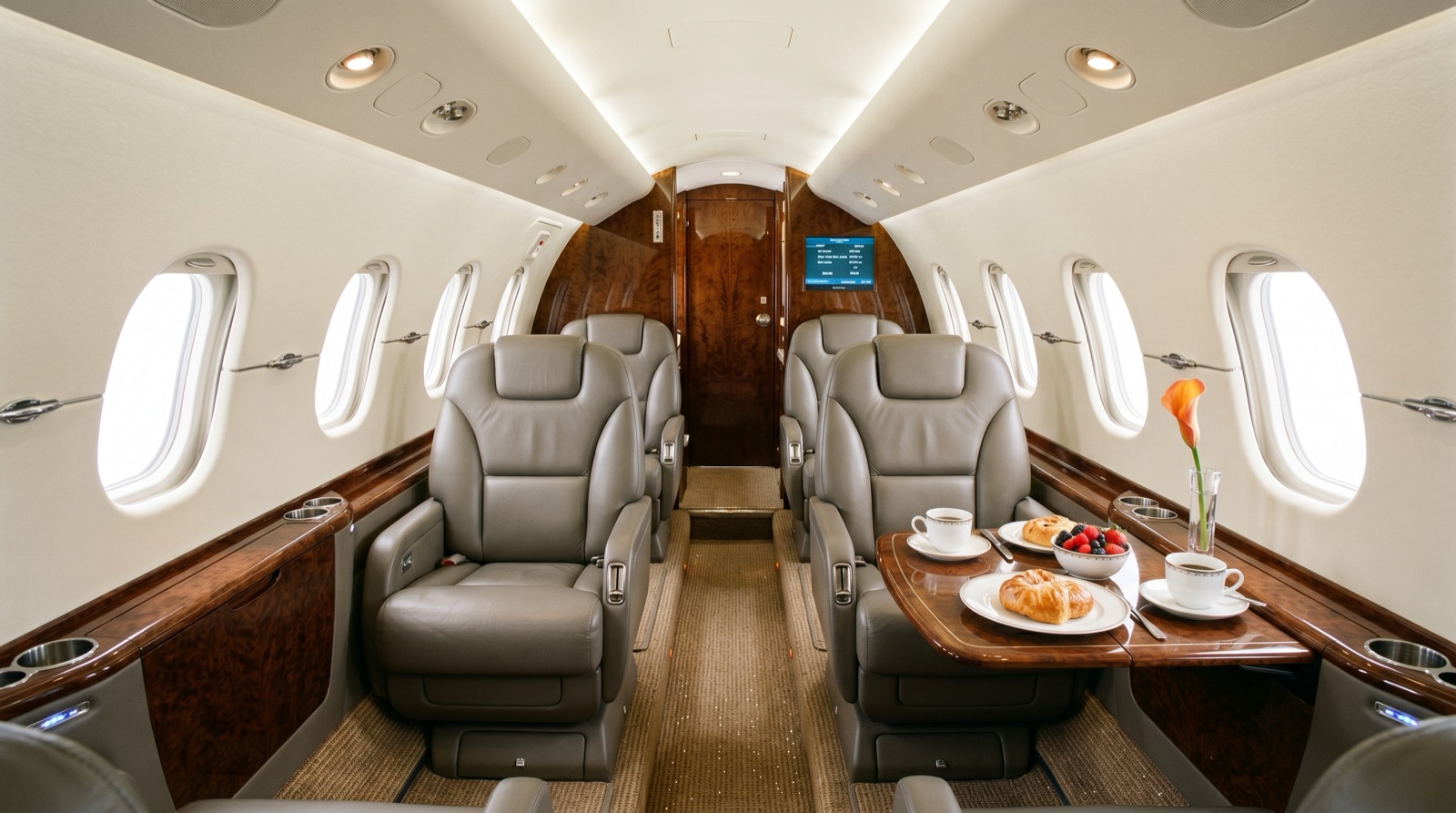 Hawker 800XP cabin interior