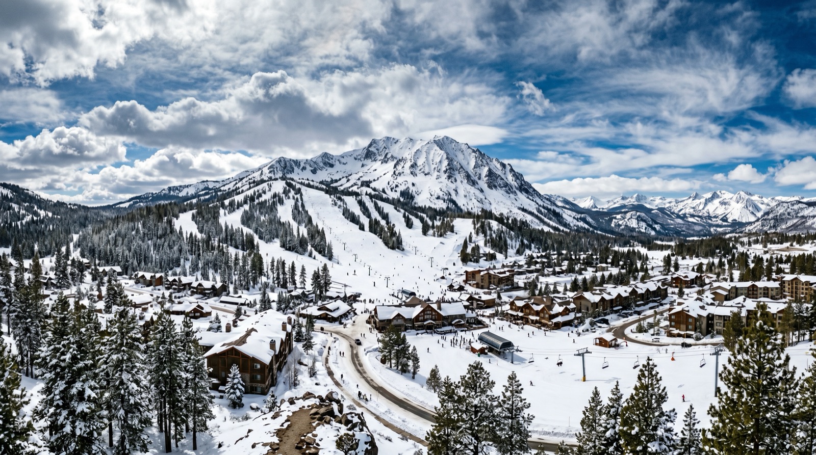 Private jet charter to Mammoth Lakes