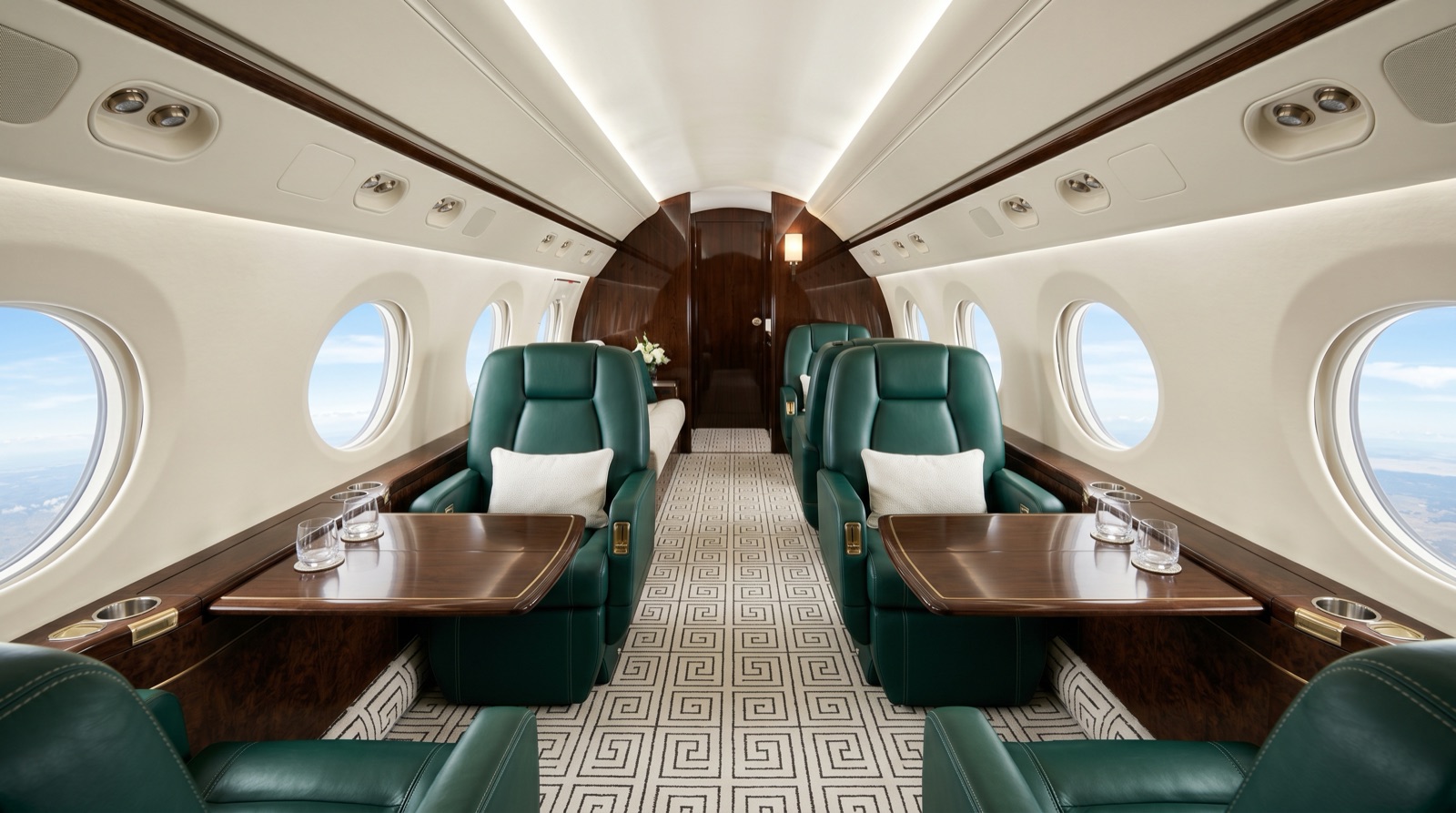 Gulfstream G550 heavy jet exterior
